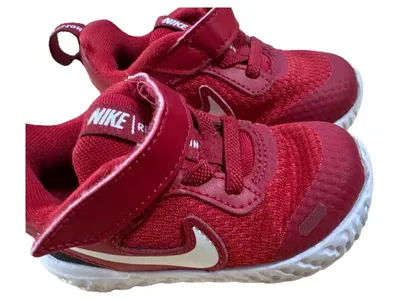 Nike Revolution Kinder Sportschuhe Laufschuhe Rot Gr. 21 Klettverschluss