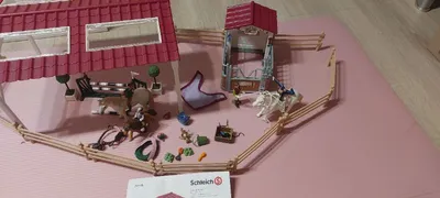 Schleich Reiterhof Set mit Stall Zaun Pferde Figuren Zubehör Mehrfarbig