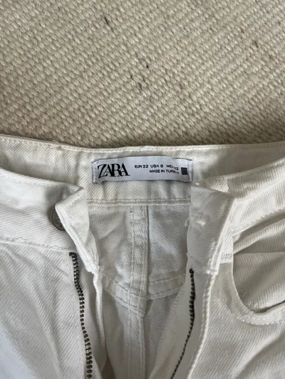 Zara Mom Jeans Damen Gr. 32 Weiß High Waist Fransen Saum