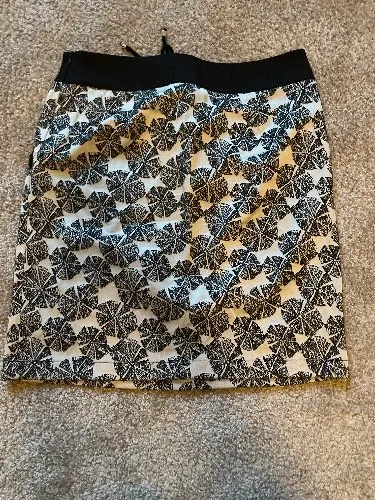 Qiéro! Damen Faltenrock Midirock Gr. 40 Schwarz Grafisch