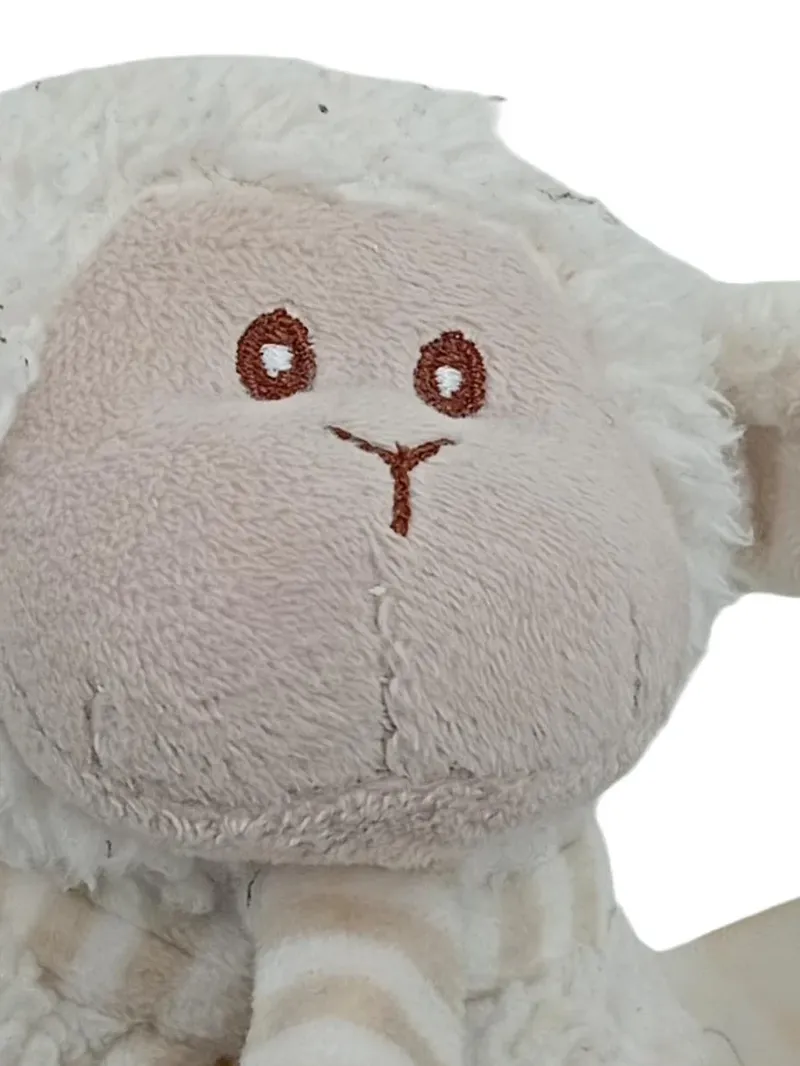 Ergobaby Baby Rassel Kuscheltier Schaf Greifling Plüsch Beige Weiß 3