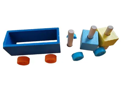 Innovakids Holzzug Steckspielzeug mit Anhänger Bauklötze Kleinkind