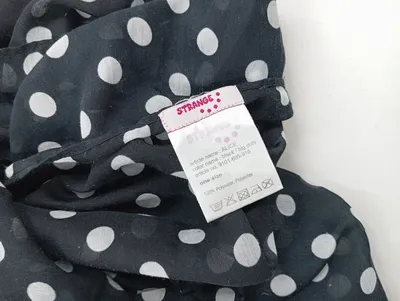 Strange Damen Halstuch Schal Schwarz Weiß Polka Dot Loop Tuch 100x78cm