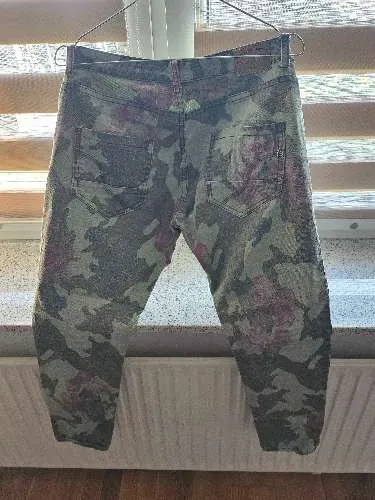 PLACE DU JOUR Damen Stoffhose Gr. 40 Camouflage Blumen Muster Grün
