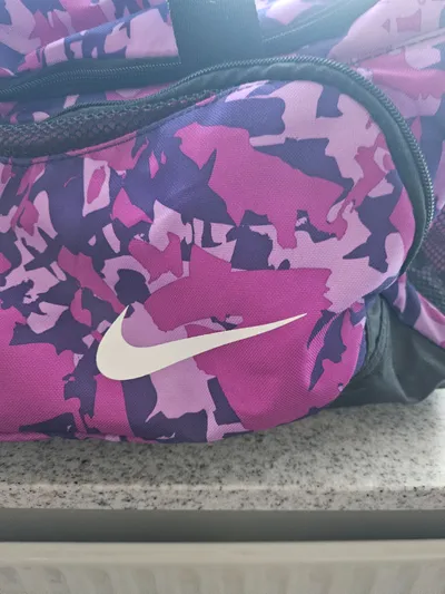 Nike Sporttasche Lila Pink Camouflage Damen Gym Bag Fitnesstasche
