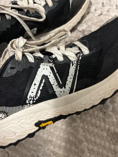 New Balance Fresh Foam Hierro Damen Outdoorschuhe Gr. 37.5 Schwarz Vibram