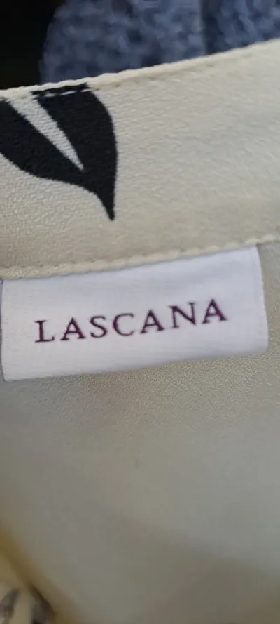 LASCANA Damen Freizeitkleid Blumenmuster Beige Gr. 40/42 Tunika Rüschen