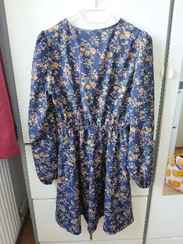 Cupshe Damen Blumenmuster Wickelkleid Midikleid Blau Gr. S 2