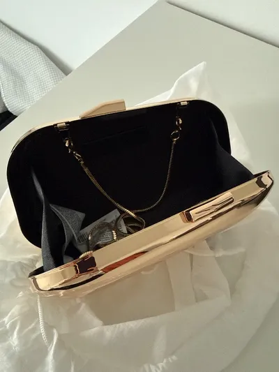 MANGO Clutch Abendtasche Gold Metall Hardcase mit Kette Damen Glamourös