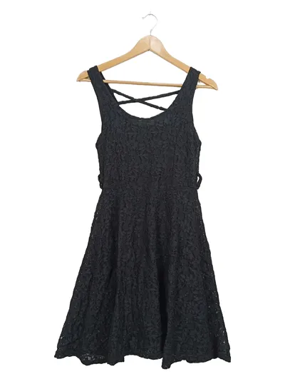 HOLLY & WHYTE Cocktailkleid Damen M Schwarz Spitze Skater Trägerkleid