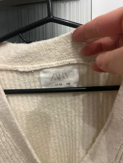ZARA Mädchen Strickjacke Cardigan Gr. 152 Beige Grobstrick V-Ausschnitt