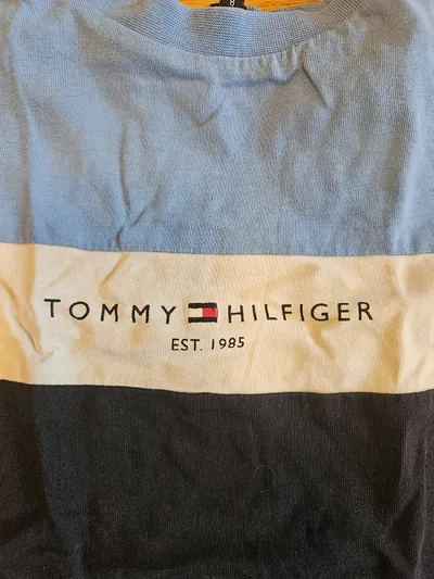 Tommy Hilfiger Kinder T-Shirt Gr. 128 Blau Navy Colorblock Logo