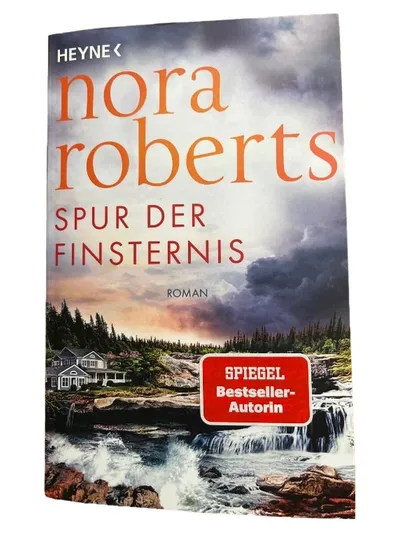 Nora Roberts Spur der Finsternis Taschenbuch Liebesroman Heyne Bestseller