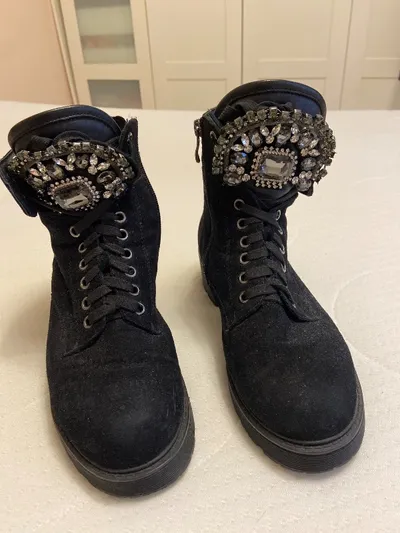 Isabel Licardi Damen Stiefelette Gr. 39 Schwarz Strass Reißverschluss Kunstleder
