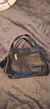 Coveri Collection Damen Henkeltasche Schwarz Elegant Quaste Kunstleder 3