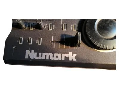 Numark Stealth Control DJ Controller USB MIDI Mixer Schwarz