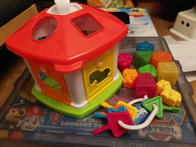 Chicco Sortierspiel Haus Steckspiel Formensortierer Bausteine Kinder ab 12M