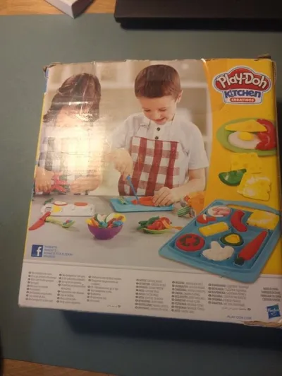 Play-Doh Kitchen Creations Kinder Knete Set Küche Spielzeug Hasbro
