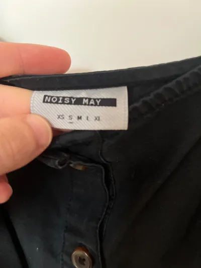 Noisy May Damen Trägerkleid Schwarz Gr. S Lyocell Knopfleiste Casual