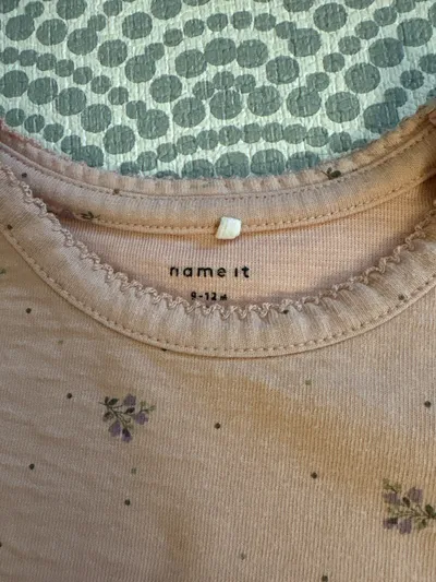 NAME IT Baby Mädchen Langarm Body Gr. 80 Rosa Blumenmuster