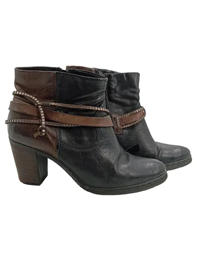 MJUS Damen Stiefeletten Leder Schwarz Nieten Reißverschluss Gr. 39