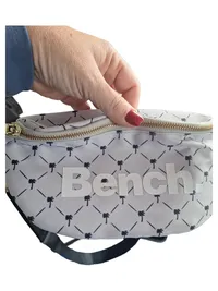 Bench. Gürteltasche Bauchtasche Grau Palmenmuster Damen Crossbody Bag 1