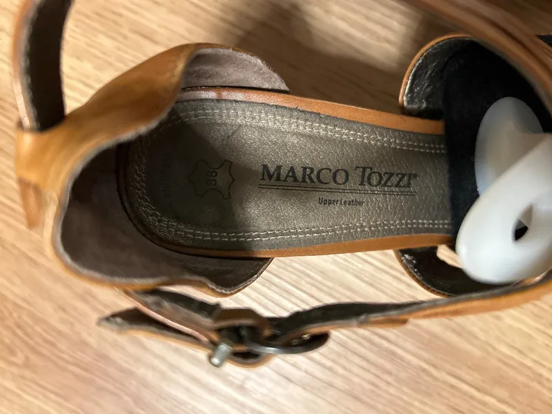 Marco Tozzi Damen Sandaletten Gr. 38 Braun Leder Absatz 8 cm Riemchen 2