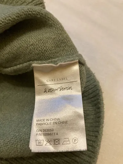 & Other Stories Damen Pullover Gr. S Grün Rippstrick Cropped Langarm