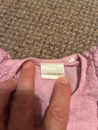 Minymo Baby Body Mädchen Gr. 56 Rosa Rüschen Stickerei Baumwolle