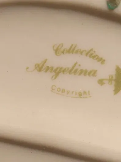 Angelina Collection Porzellanfigur Mädchen mit zwei Hunden 9cm Dekofigur