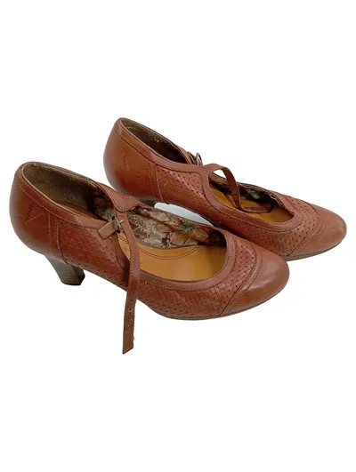 Venturini Mary Jane Pumps Damen Gr. 38 Braun Leder Vintage Absatz