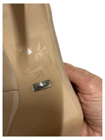 Buffalo Damen Pumps Gr. 38 Beige Lackleder Klassisch Business Slip-On