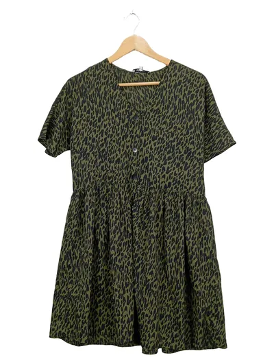 ABOUT YOU Damen Freizeitkleid Leo-Muster Oliv Gr. 38/M Kurzarm