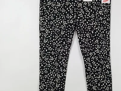 Takko Fashion Damen Stoffhose Blumenmuster Schwarz Gr. 38 M L31