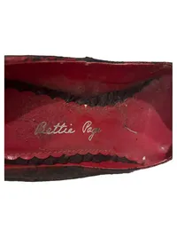 Bettie Page Damen Pumps Gr. 37 Schwarz Rot Spitze Schleife High Heels 5