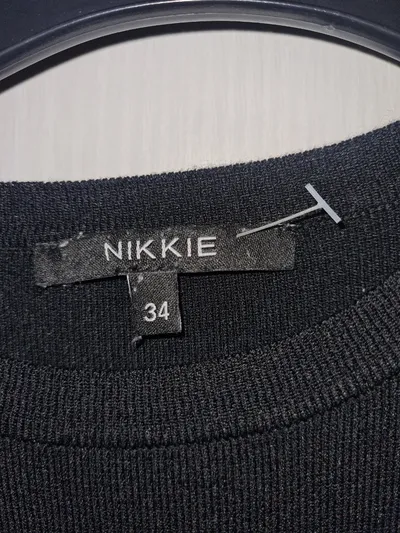 NIKKIE Strickkleid Damen Gr. 34 Schwarz Langarm Bodycon Elegant