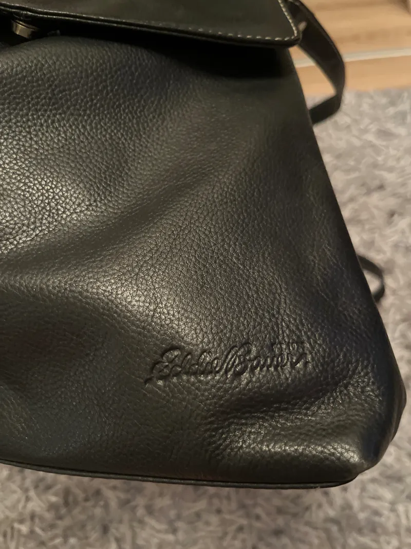 Eddie Bauer Umhängetasche Schwarz Lederoptik Weiße Ziernaht Damen 3