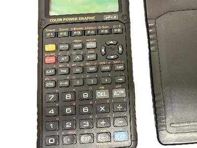 Casio CFX-9850GB PLUS Grafikrechner Taschenrechner Schwarz 32KB