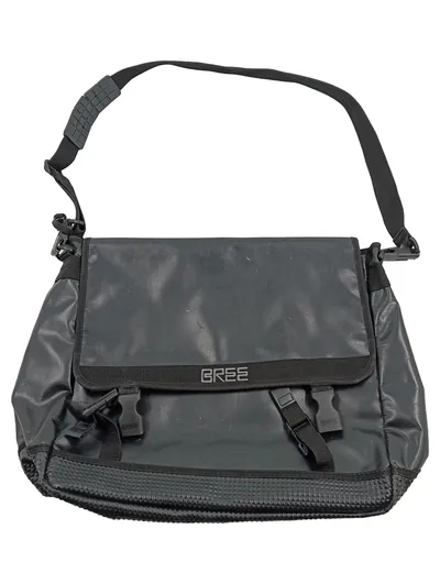 BREE Umhängetasche Herren Groß Schwarz Crossbody 56x38cm Kunststoff