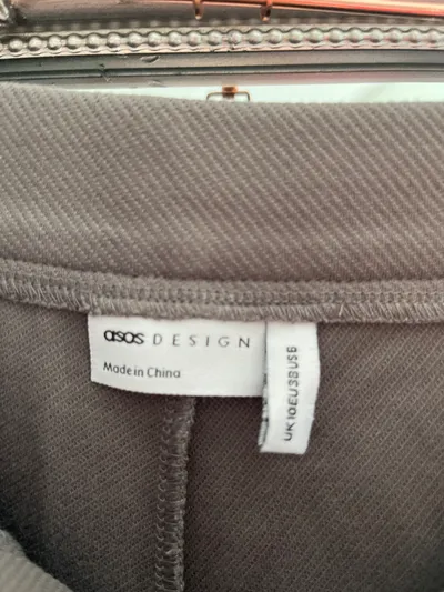 ASOS Design Damen Stoffhose Weites Bein Plissee Grau Gr. 38
