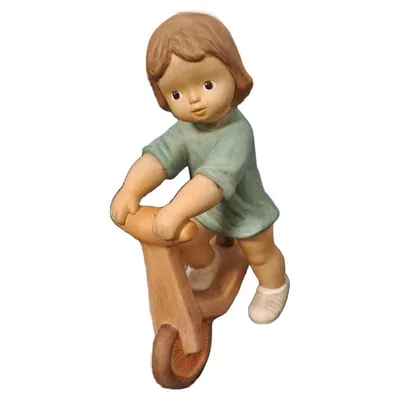 Goebel Nina & Marco Figur Mädchen mit Roller Porzellan 14 cm
