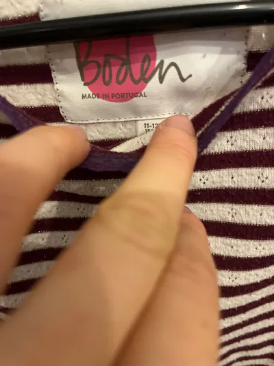 Boden Mädchen Langarmshirt Gr. 152 gestreift lila weiß Spitze