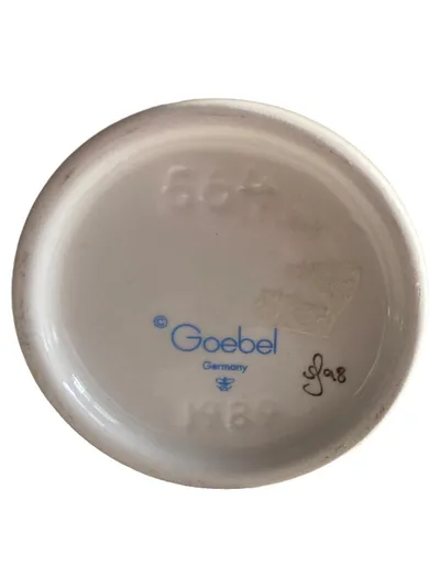 Goebel Hummel Figur Mädchen mit Schleife 564 Porzellan 9 cm 1989