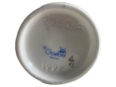 Goebel Hummel Figur Mädchen mit Brief 2050/A Porzellan 8cm 1997