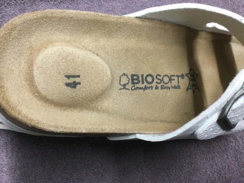 Biosoft Pantoletten Damen Gr. 41 Weiß Schnallen Kork Fußbett Comfort 3