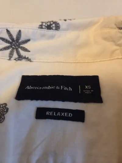 Abercrombie & Fitch Herren Freizeithemd XS Weiß Blumen Stickerei Kurzarm