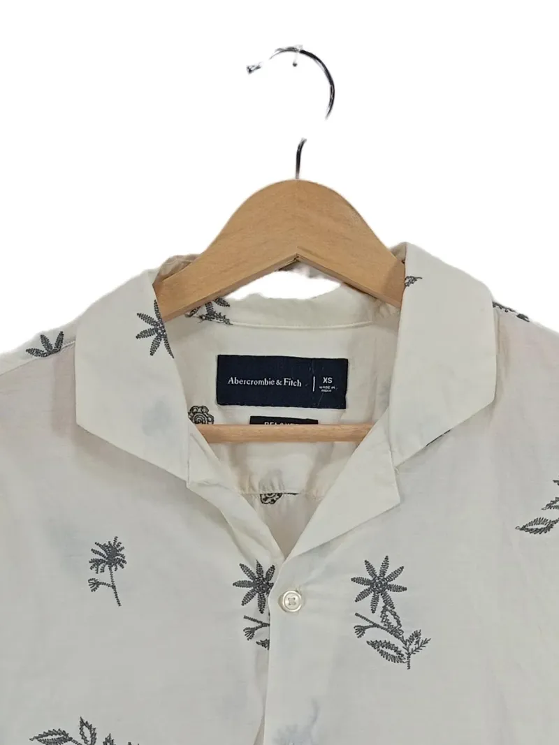Abercrombie & Fitch Herren Freizeithemd XS Weiß Blumen Stickerei Kurzarm 5