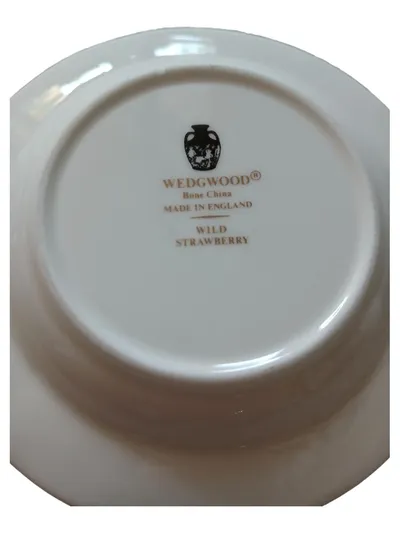 Wedgwood Wild Strawberry Aschenbecher Porzellan Rund Blumenmuster Weiß 11.5cm