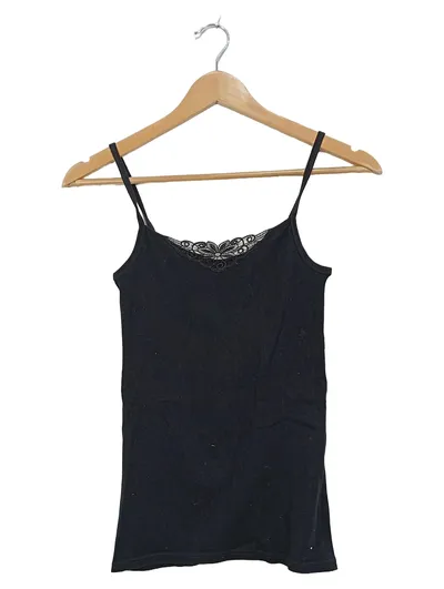 QUEENTEX Damen Unterhemd Top mit Spitze Schwarz Gr. 38 Baumwolle