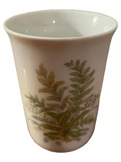 ILONA Porzellan Becher Farnmotiv Bavarian Porcelain Western Germany Vintage